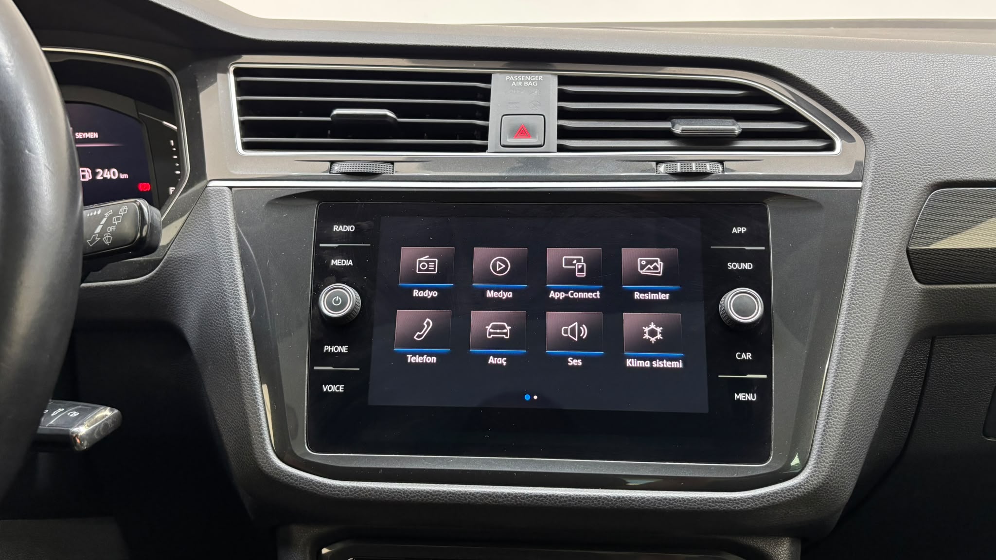 VOLKSWAGEN TIGUAN 15